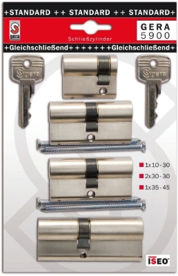 4 Zylinder aus der ISEO Gera 5900 Serie mit Schlüsseln und Schrauben.