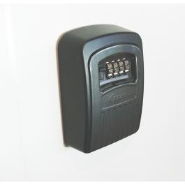 eine schwarze Schlüsselbox mit Zahlenschloss im geschlossenen Zustand